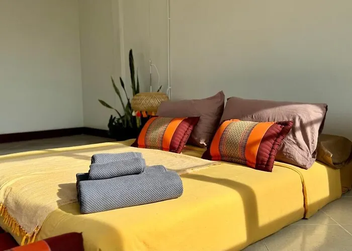 Baan Padseeew - Rooftop Riverview Apartment